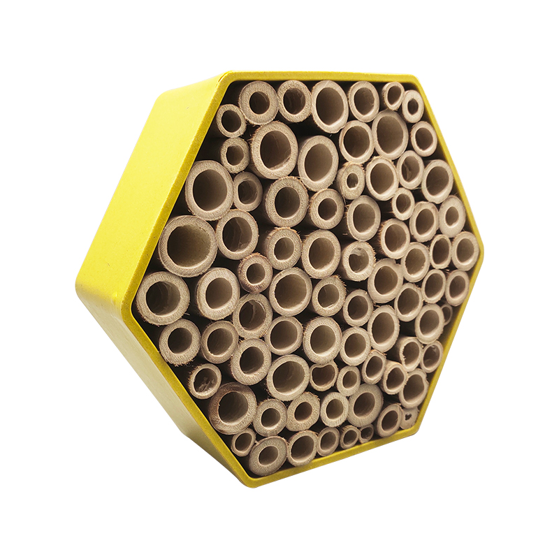 Casă hexagonală pentru insecte din fibră de bambus